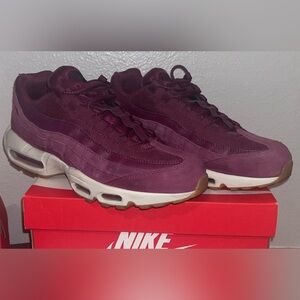 Nike Air Max 95 Deep Purple Sneakers